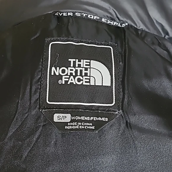 The North Face Women's Quilted Puffer Jacket - Dark Gray with Fur Hood - Picture 15 of 16